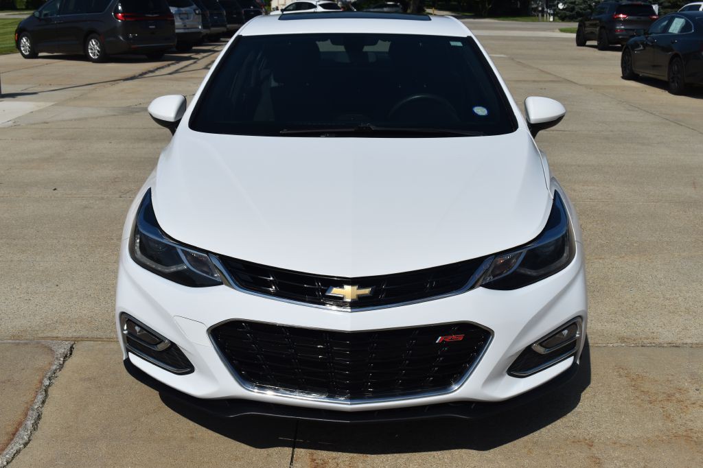 2018 Chevrolet Cruze Image 2