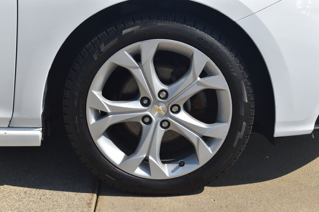 2018 Chevrolet Cruze Image 9