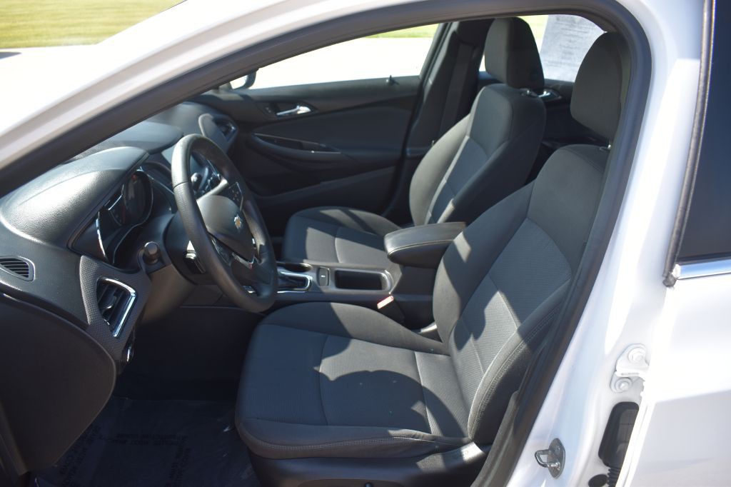 2018 Chevrolet Cruze Image 12