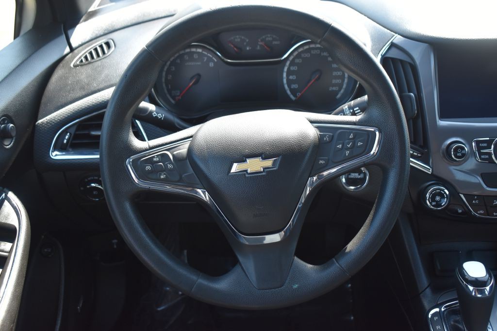 2018 Chevrolet Cruze Image 14