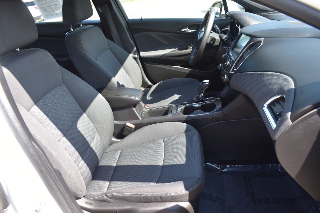 2018 Chevrolet Cruze Image 22