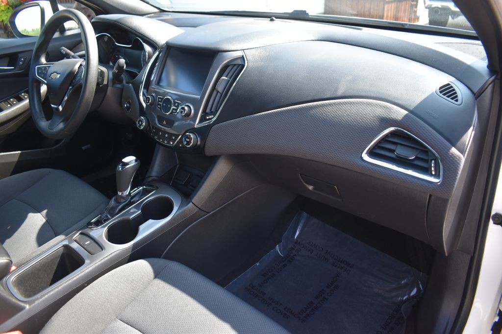 2018 Chevrolet Cruze Image 23