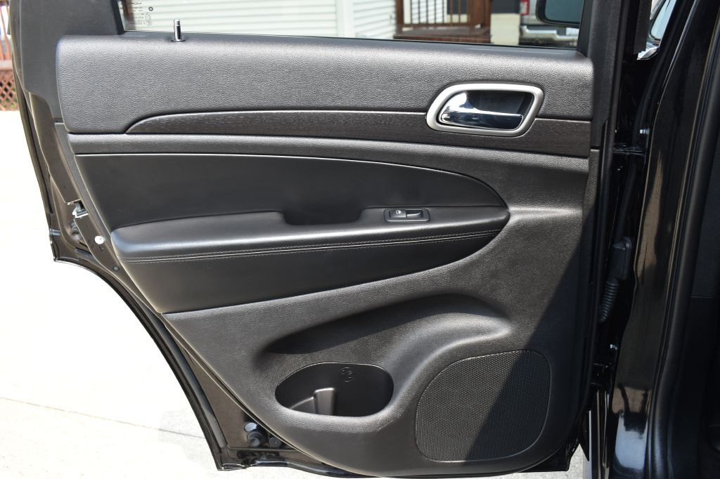 2018 Jeep Grand Cherokee Image 16