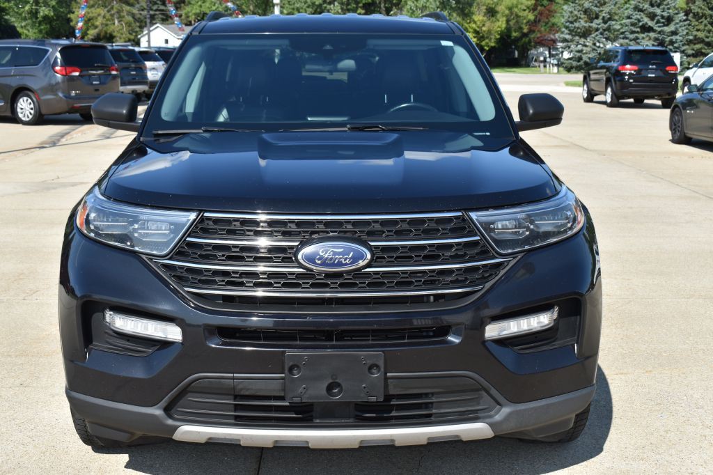 2022 Ford Explorer Image 1