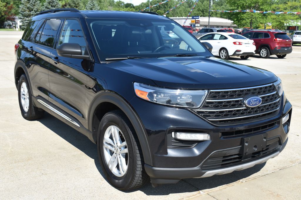2022 Ford Explorer Image 2