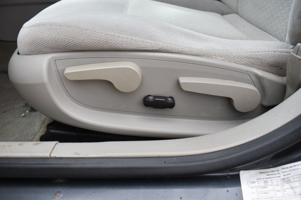 2010 Chevrolet Impala Image 12