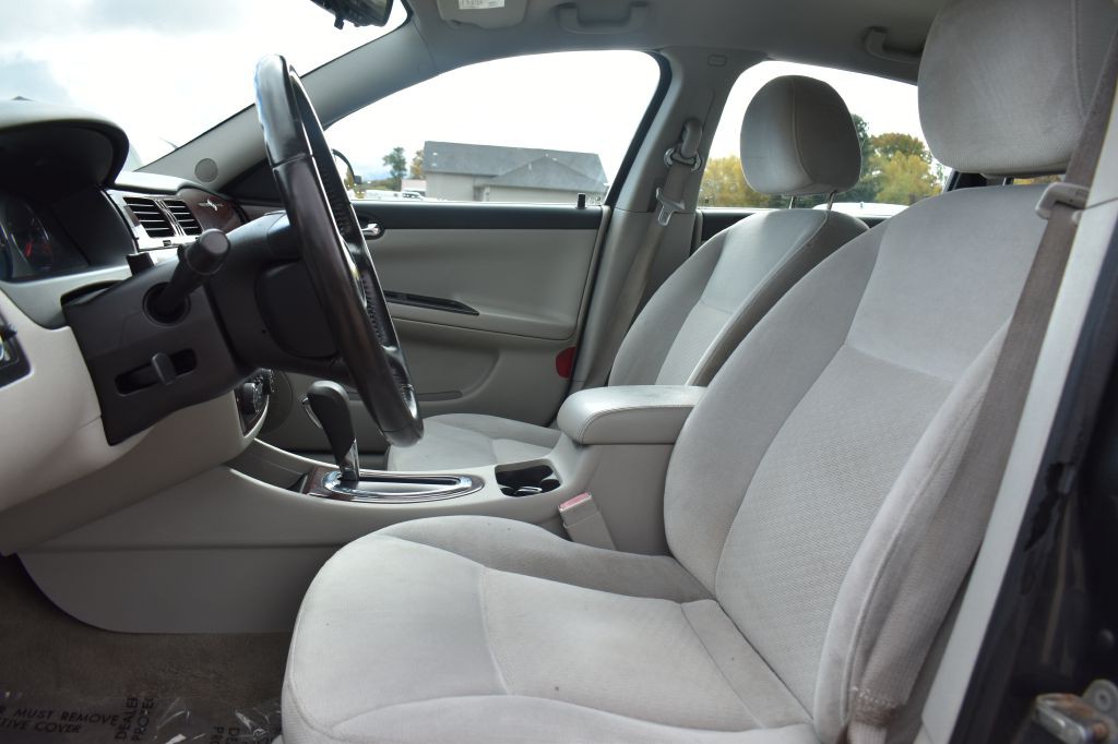 2010 Chevrolet Impala Image 13