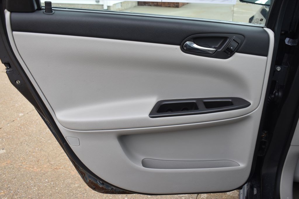 2010 Chevrolet Impala Image 21