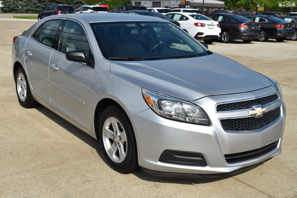 2013 Chevrolet Malibu Image 1
