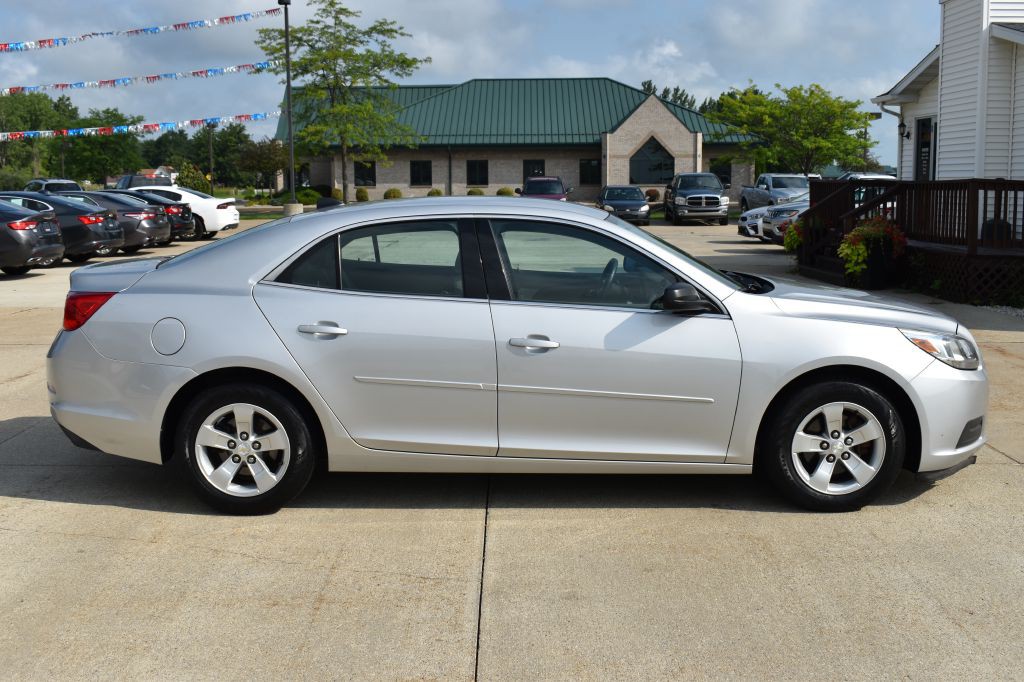 2013 Chevrolet Malibu Image 3