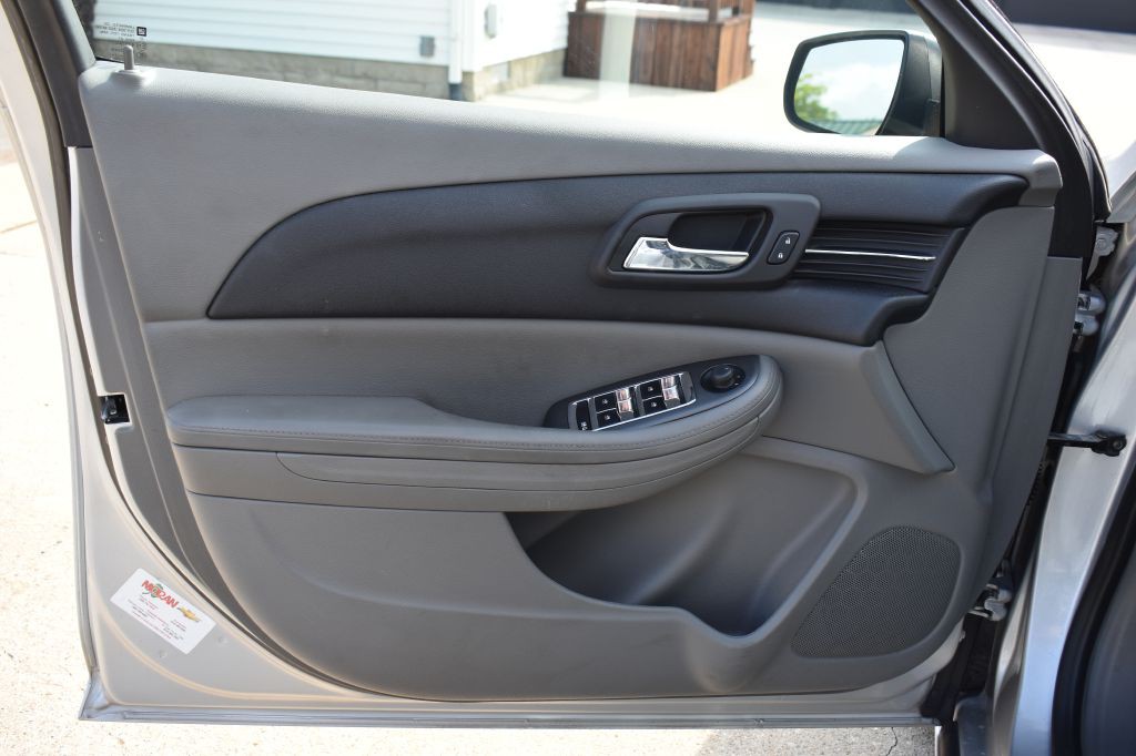 2013 Chevrolet Malibu Image 10