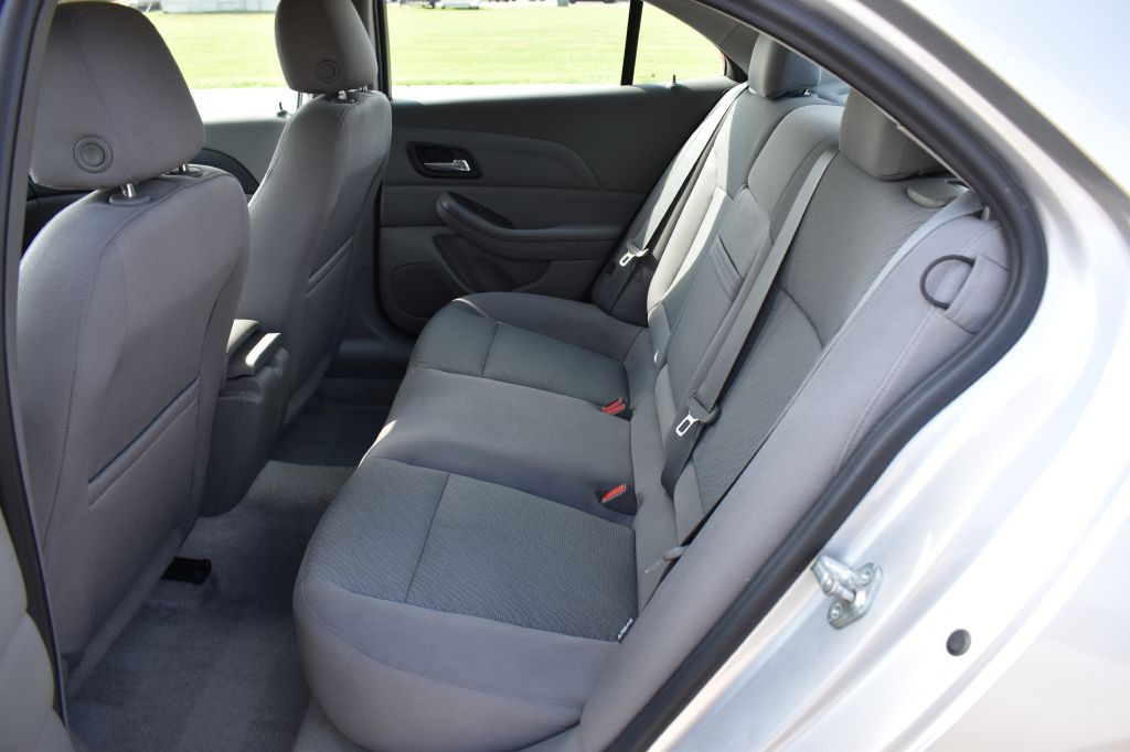 2013 Chevrolet Malibu Image 17