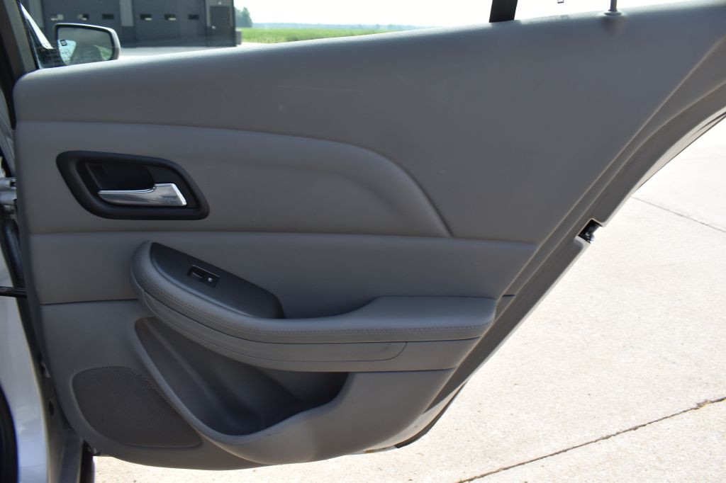 2013 Chevrolet Malibu Image 19