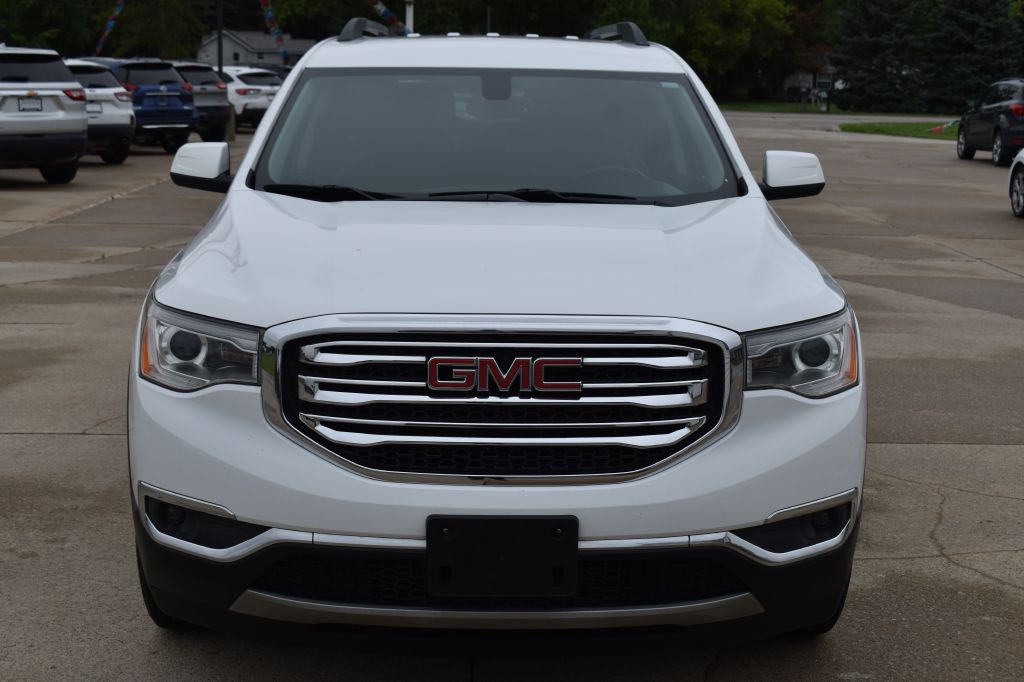 2019 GMC Acadia Image 2