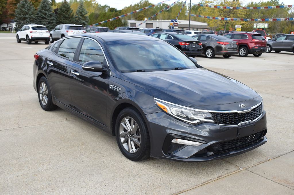 2019 Kia Optima Image 1
