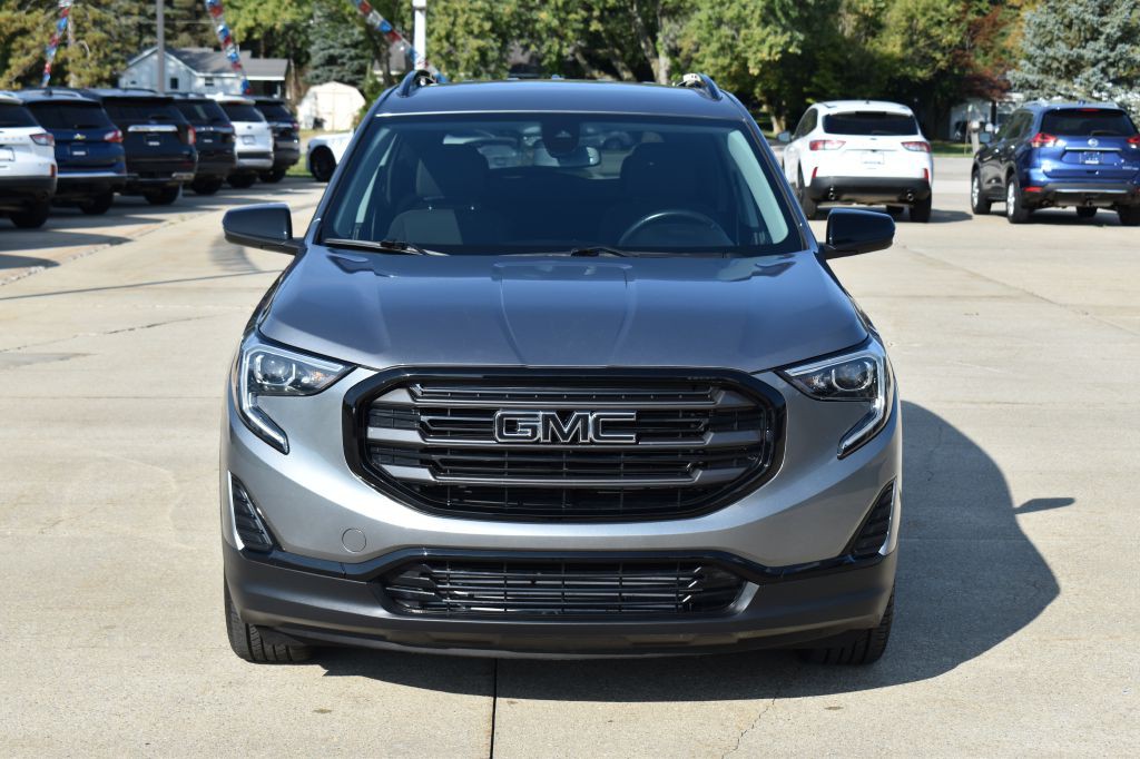 2020 GMC Terrain Image 2