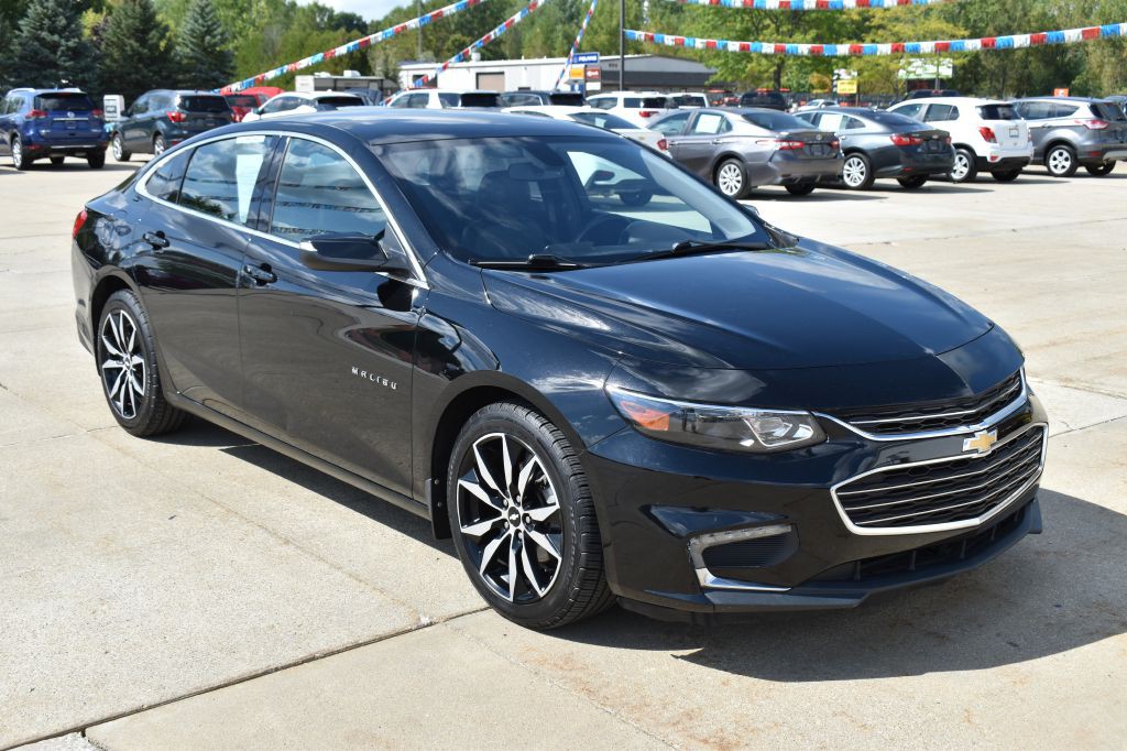 2017 Chevrolet Malibu Image 1