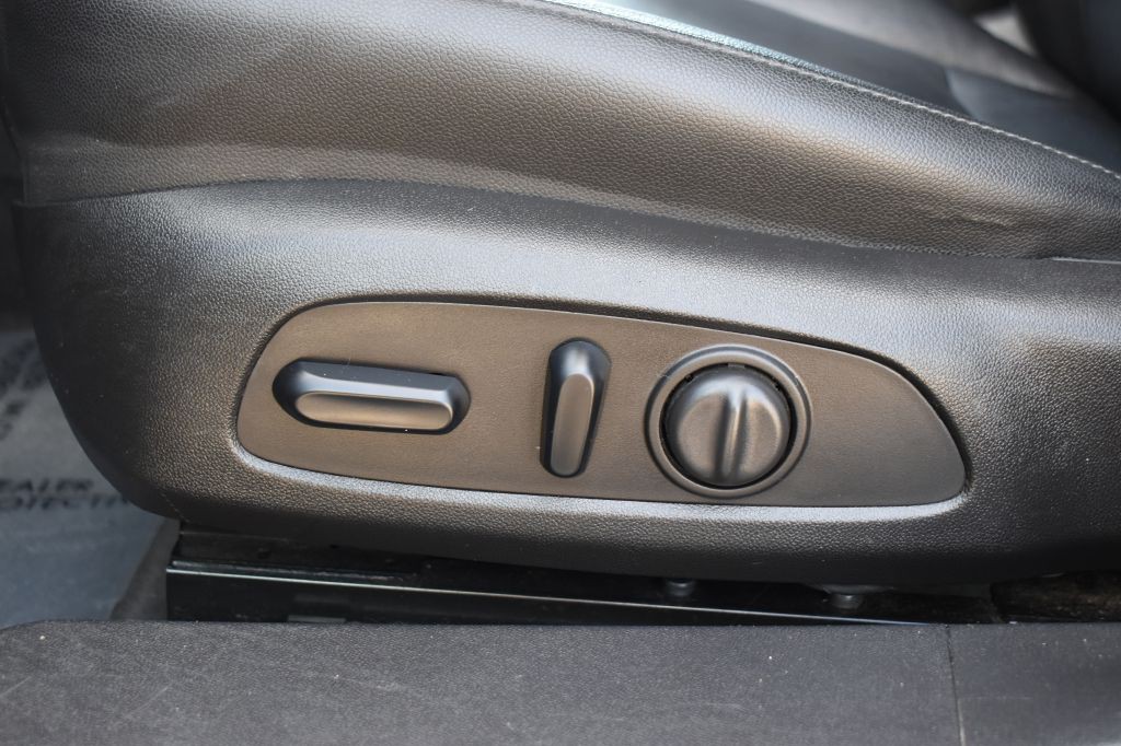 2017 Chevrolet Malibu Image 14
