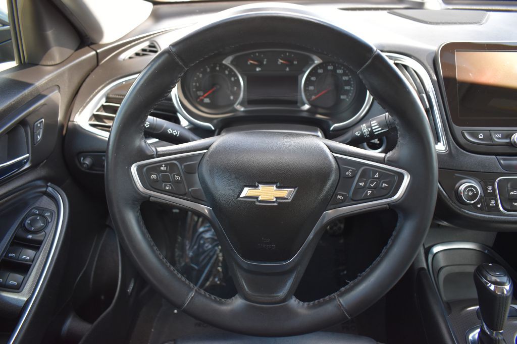 2017 Chevrolet Malibu Image 18
