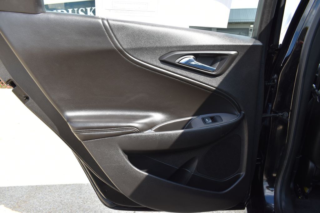 2017 Chevrolet Malibu Image 24