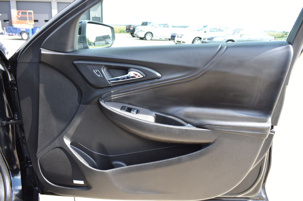 2017 Chevrolet Malibu Image 30