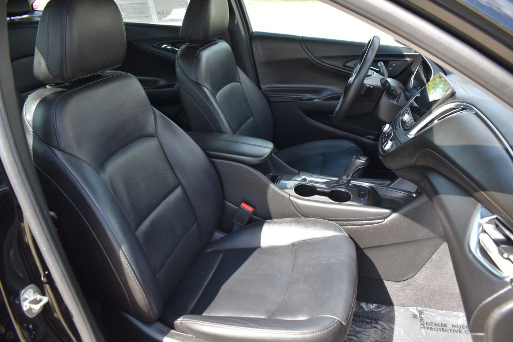 2017 Chevrolet Malibu Image 32