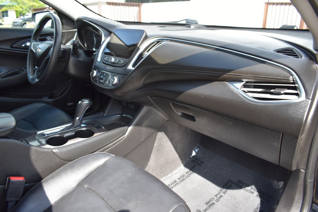 2017 Chevrolet Malibu Image 33