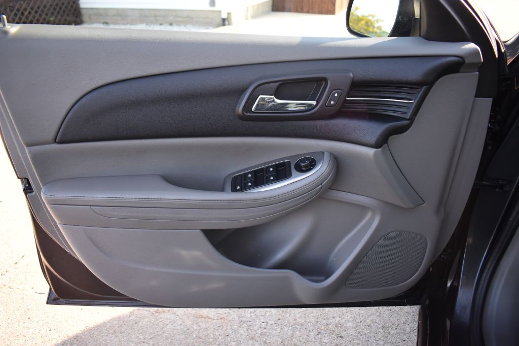 2015 Chevrolet Malibu Image 11