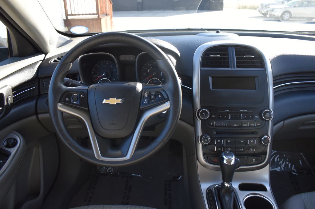 2015 Chevrolet Malibu Image 16