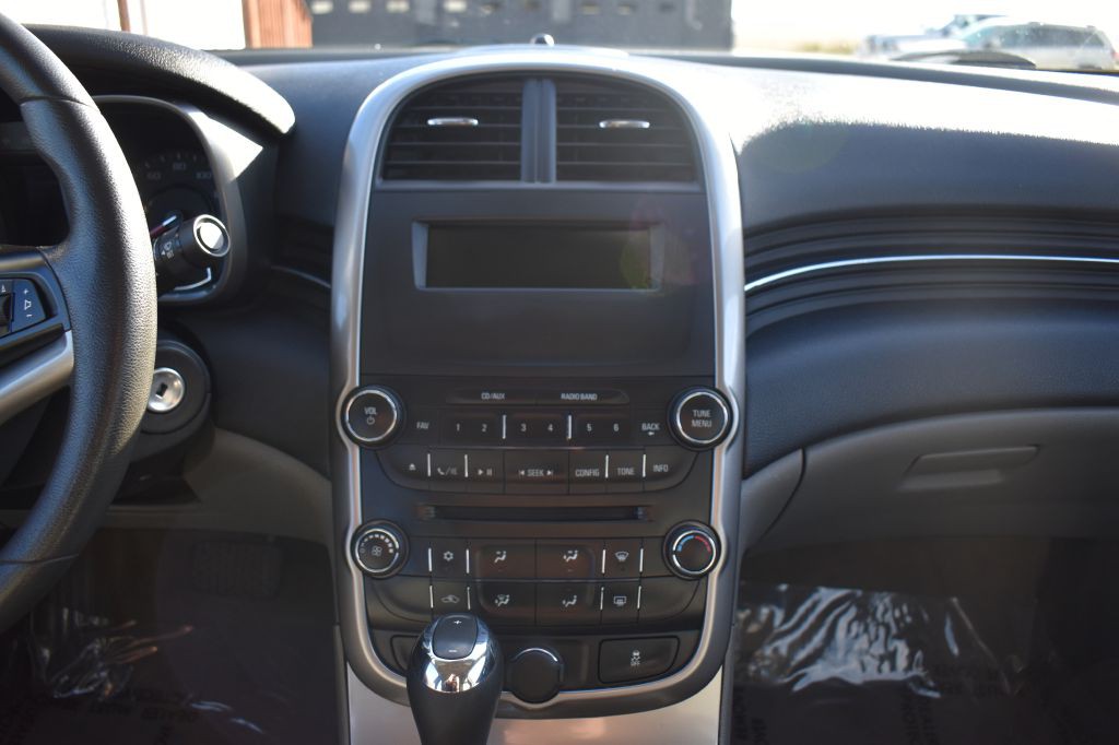 2015 Chevrolet Malibu Image 17