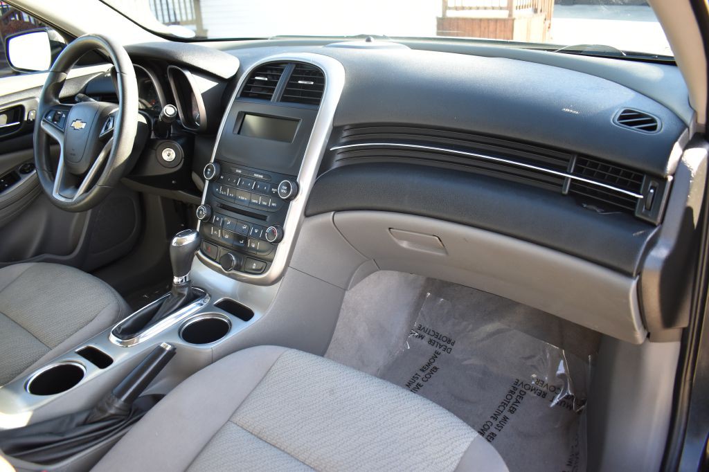 2015 Chevrolet Malibu Image 32
