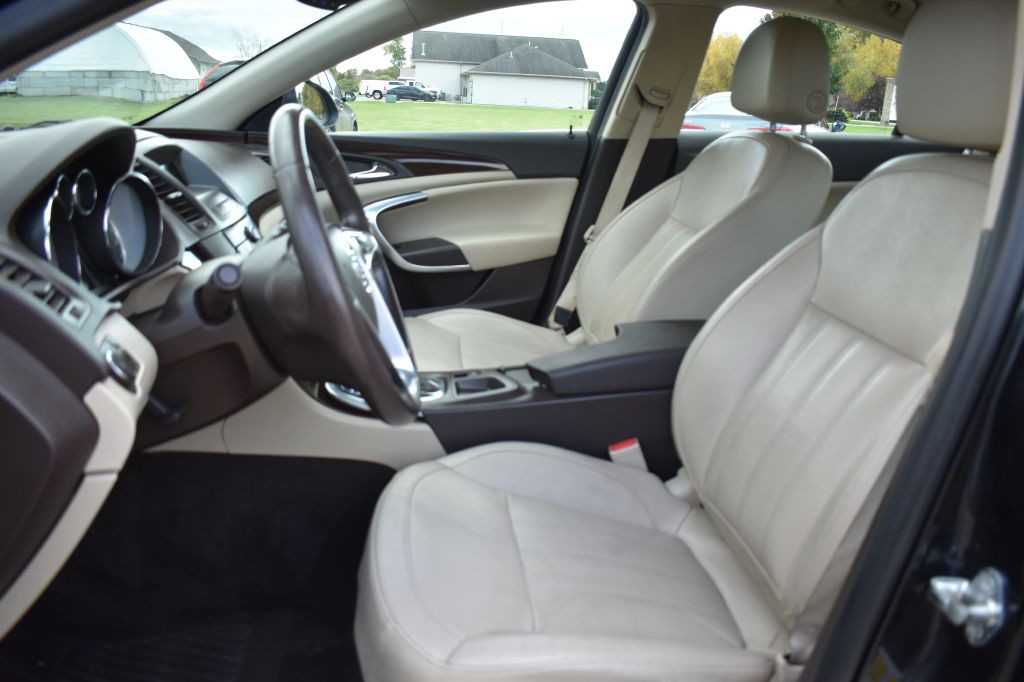 2011 Buick Regal Image 14