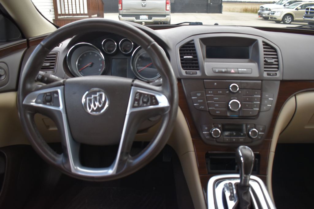 2011 Buick Regal Image 15