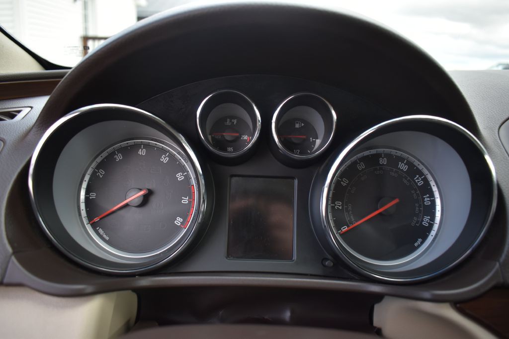 2011 Buick Regal Image 23