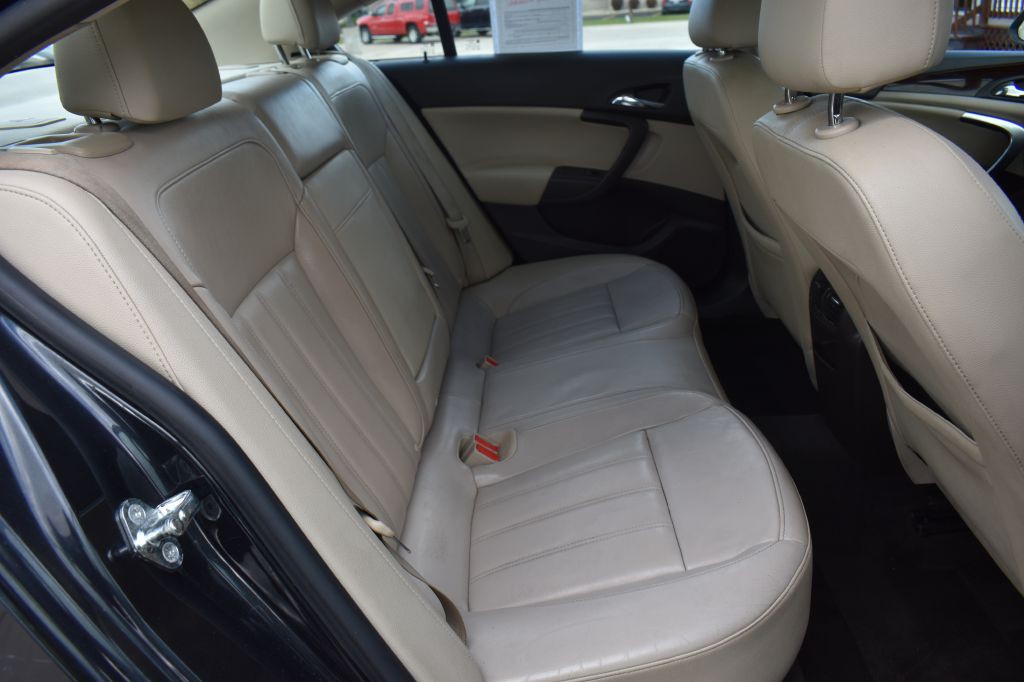 2011 Buick Regal Image 27