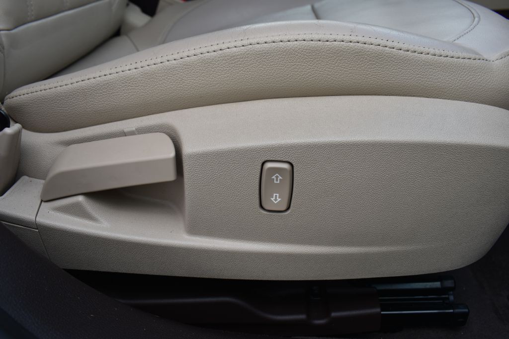 2011 Buick Regal Image 29