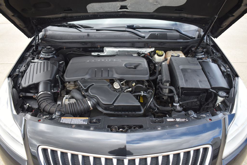 2011 Buick Regal Image 32