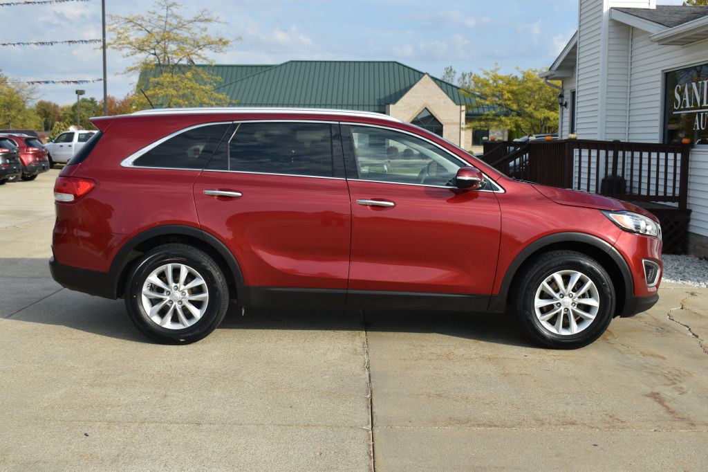 2017 Kia Sorento Image 2