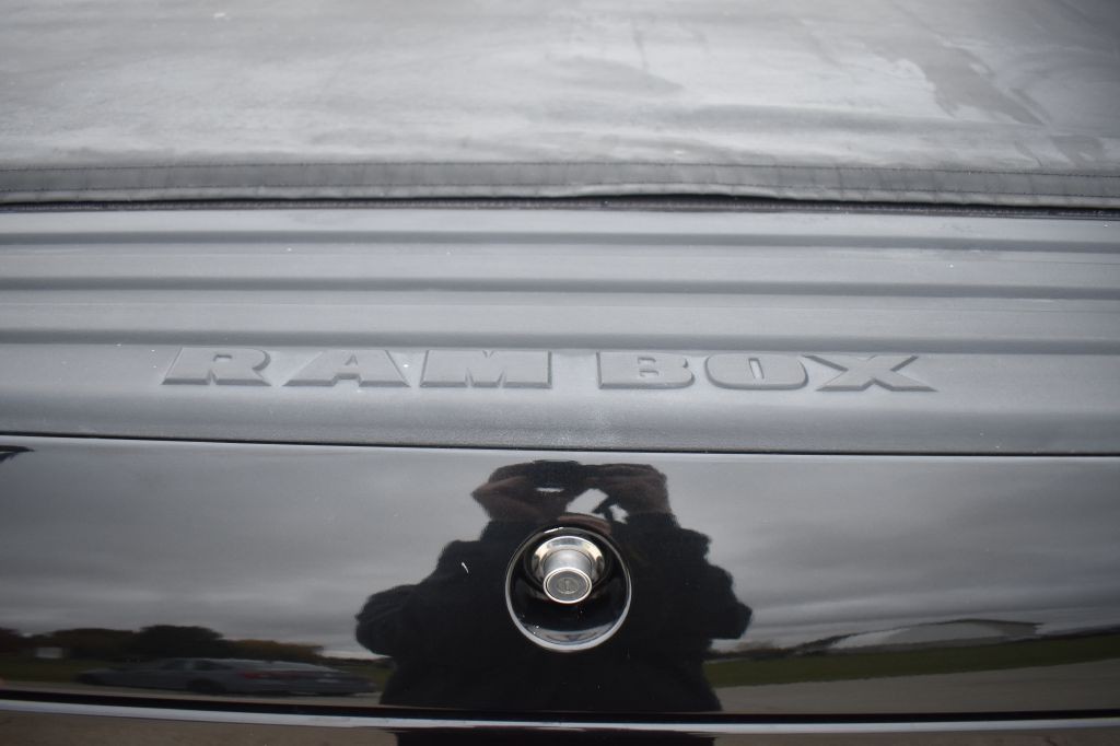 2016 RAM 1500 Image 3