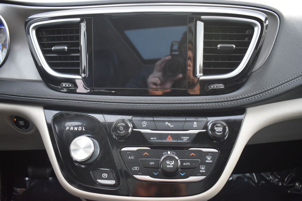 2019 Chrysler Pacifica Image 19
