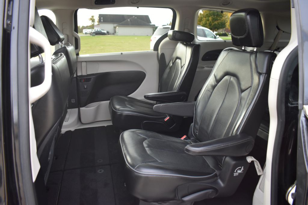 2019 Chrysler Pacifica Image 25