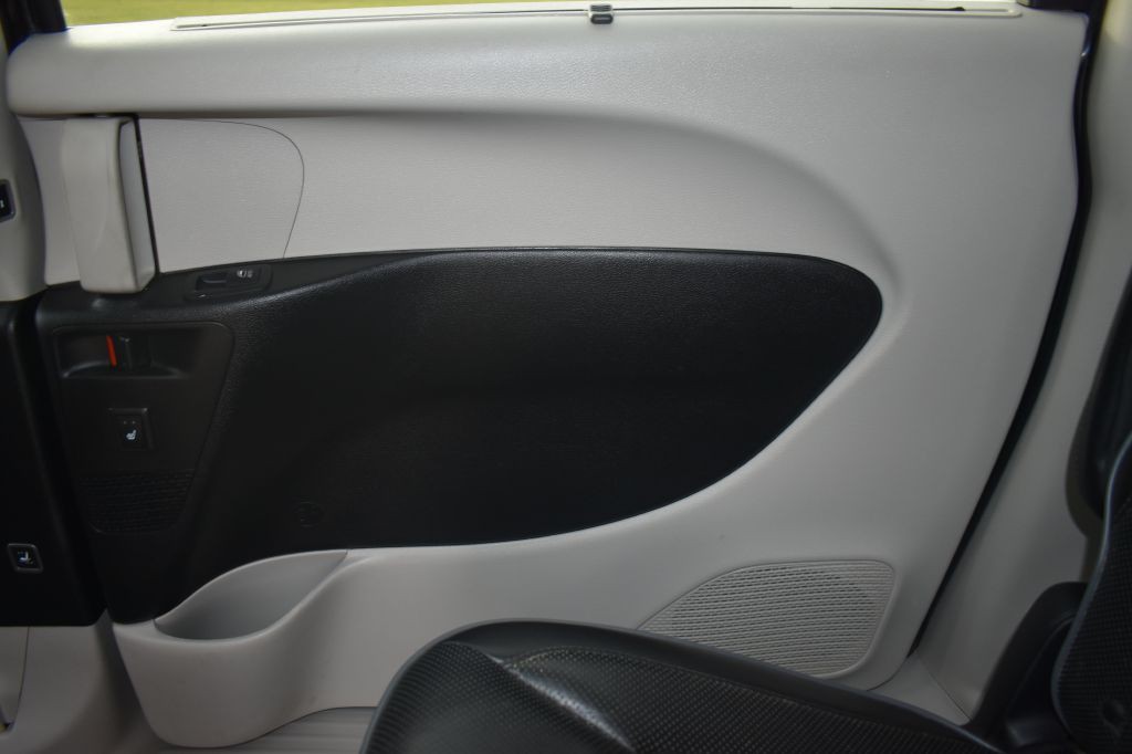 2019 Chrysler Pacifica Image 27