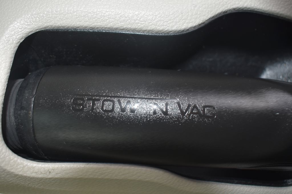 2019 Chrysler Pacifica Image 32