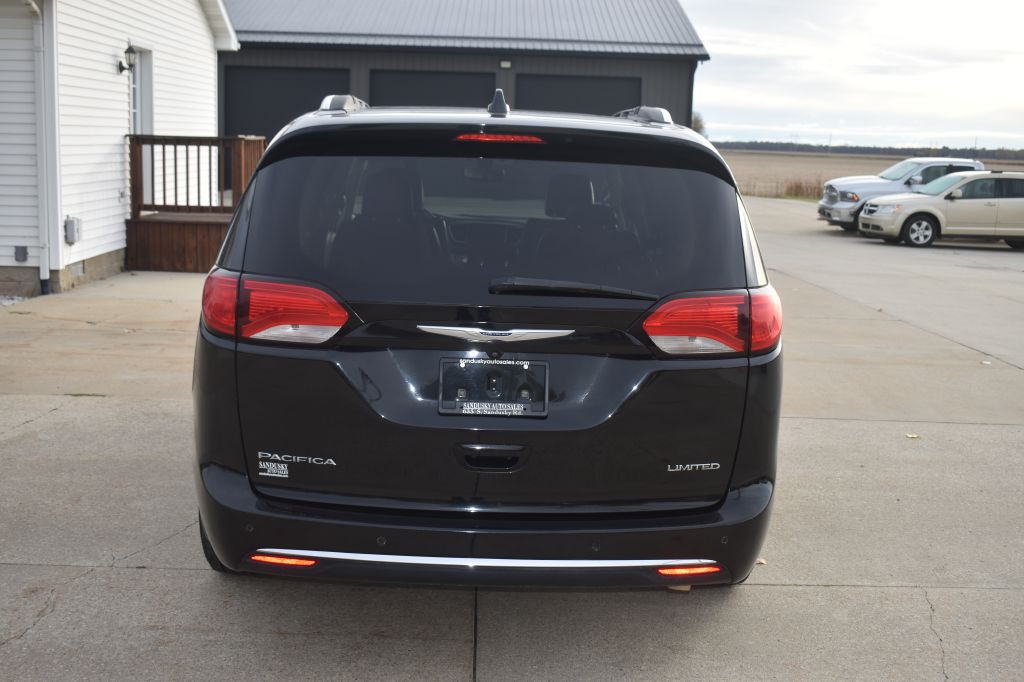 2019 Chrysler Pacifica Image 4
