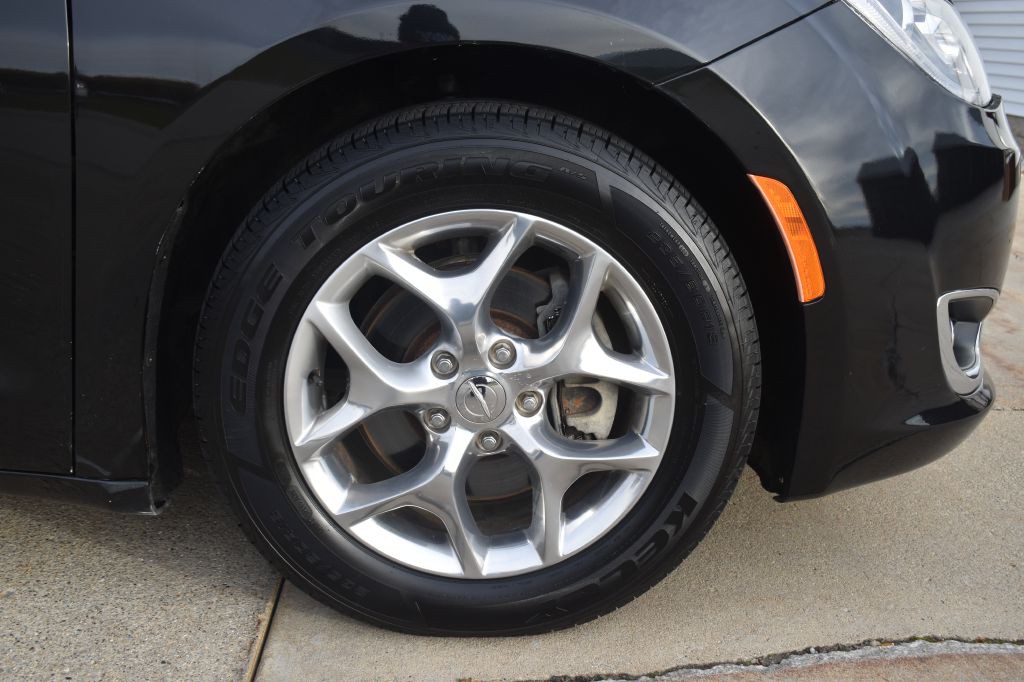 2019 Chrysler Pacifica Image 10