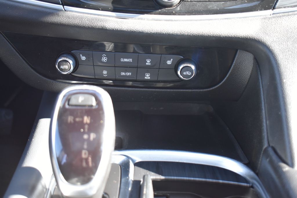 2021 Buick Enclave Image 18