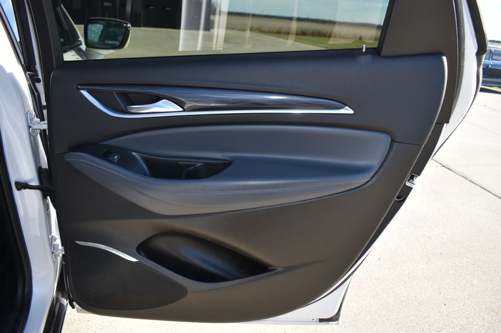 2021 Buick Enclave Image 34