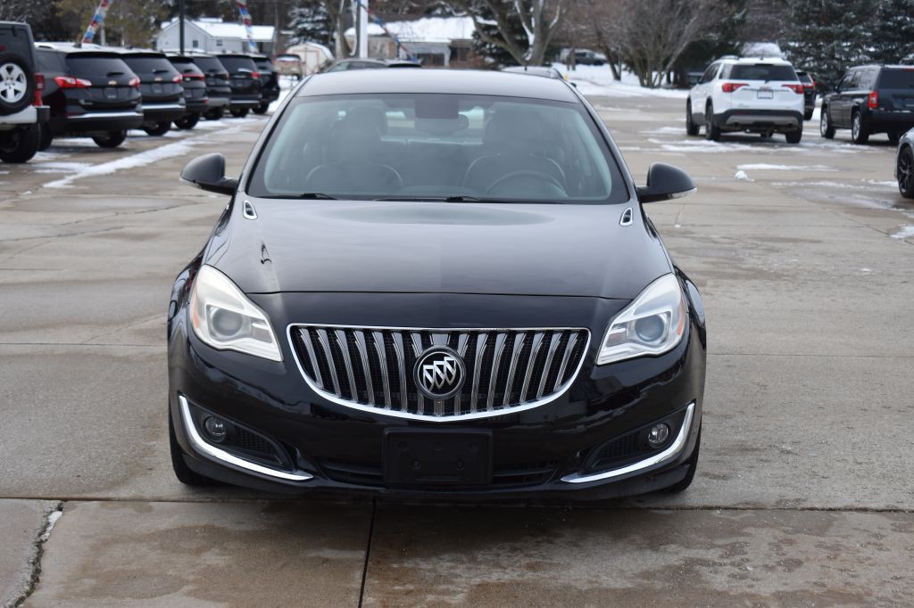 2016 Buick Regal Image 2