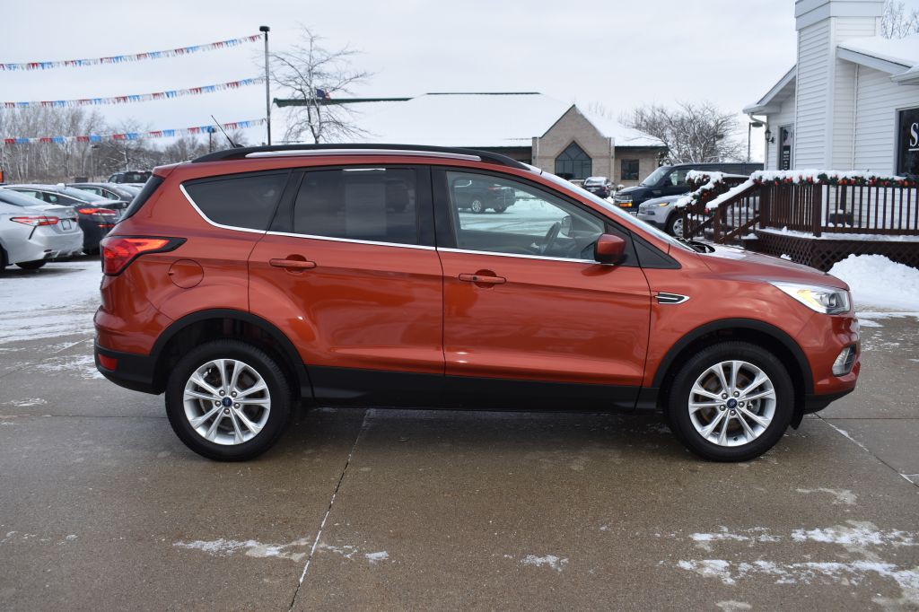2019 Ford Escape Image 2
