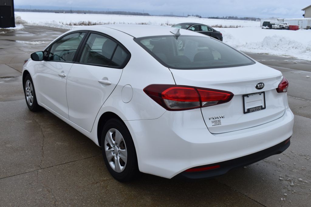 2017 Kia Forte Image 5
